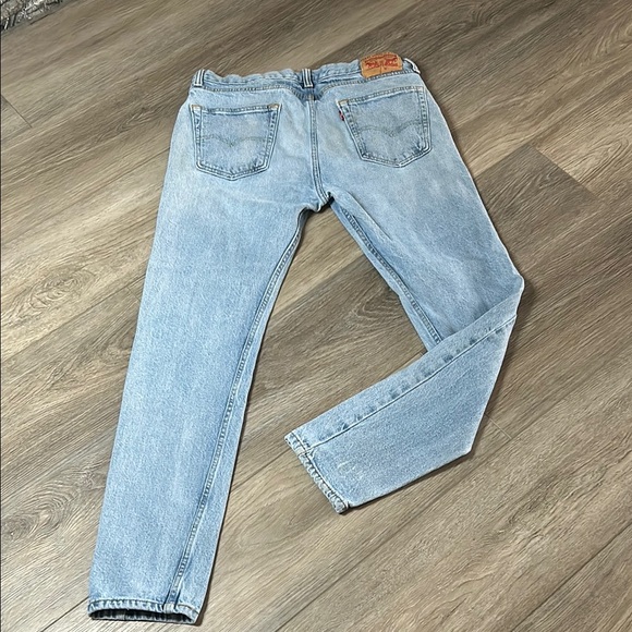 Men’s 33 x 32 Levi's light Blue Slim Straight Jeans - Picture 2 of 9